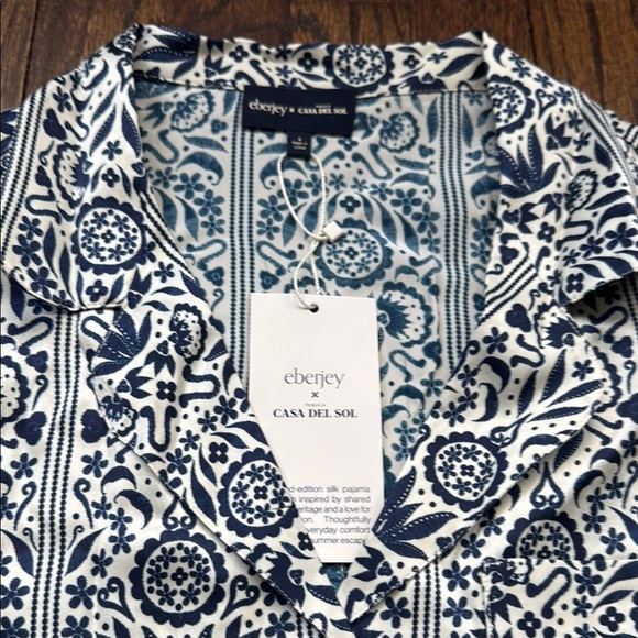 NWT Eberjey x Casa Del Sol - Inez Washable Silk Printed Short PJ Set size small - Picture 8 of 15